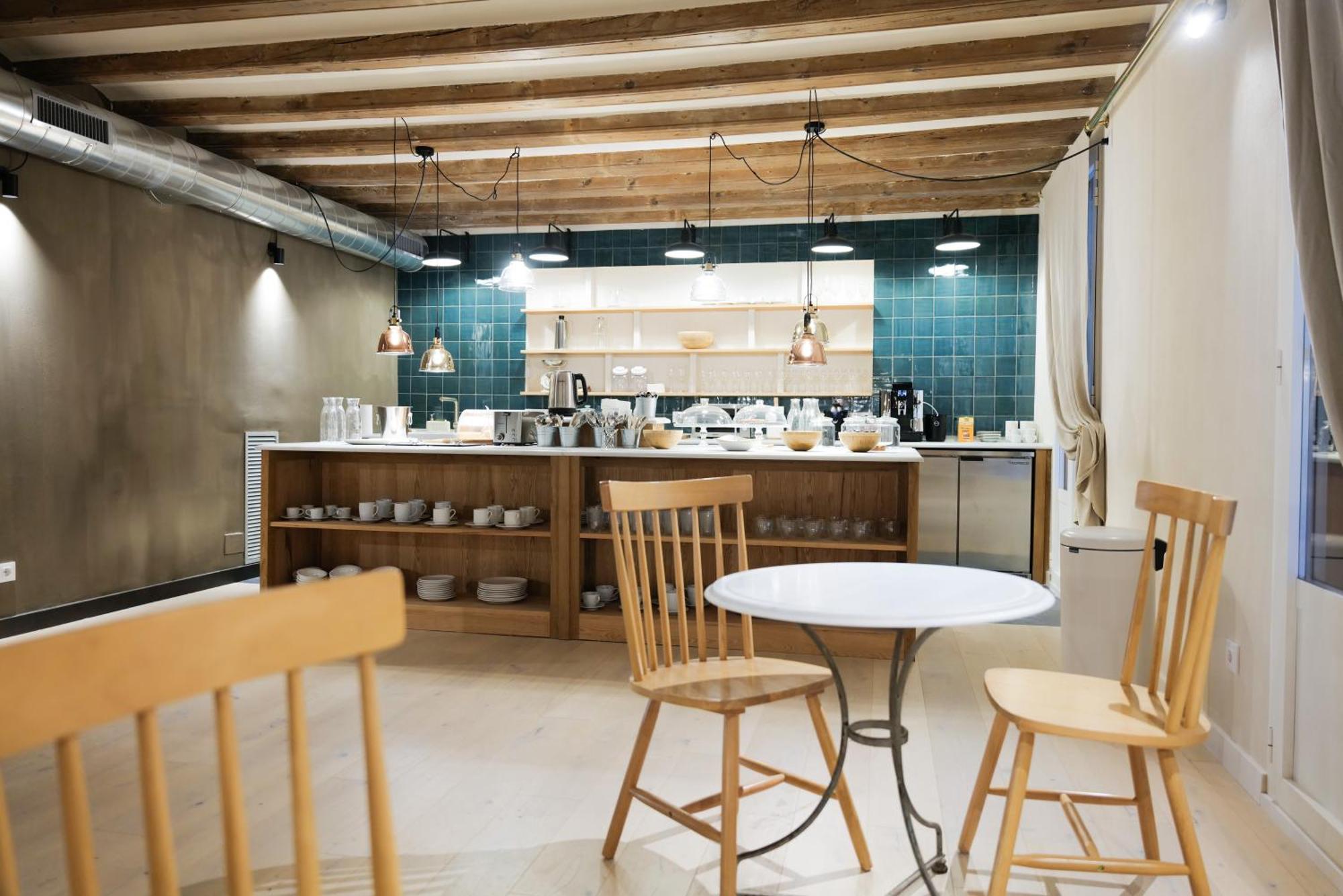 ברצלונה Hostal Porxos Garden מראה חיצוני תמונה