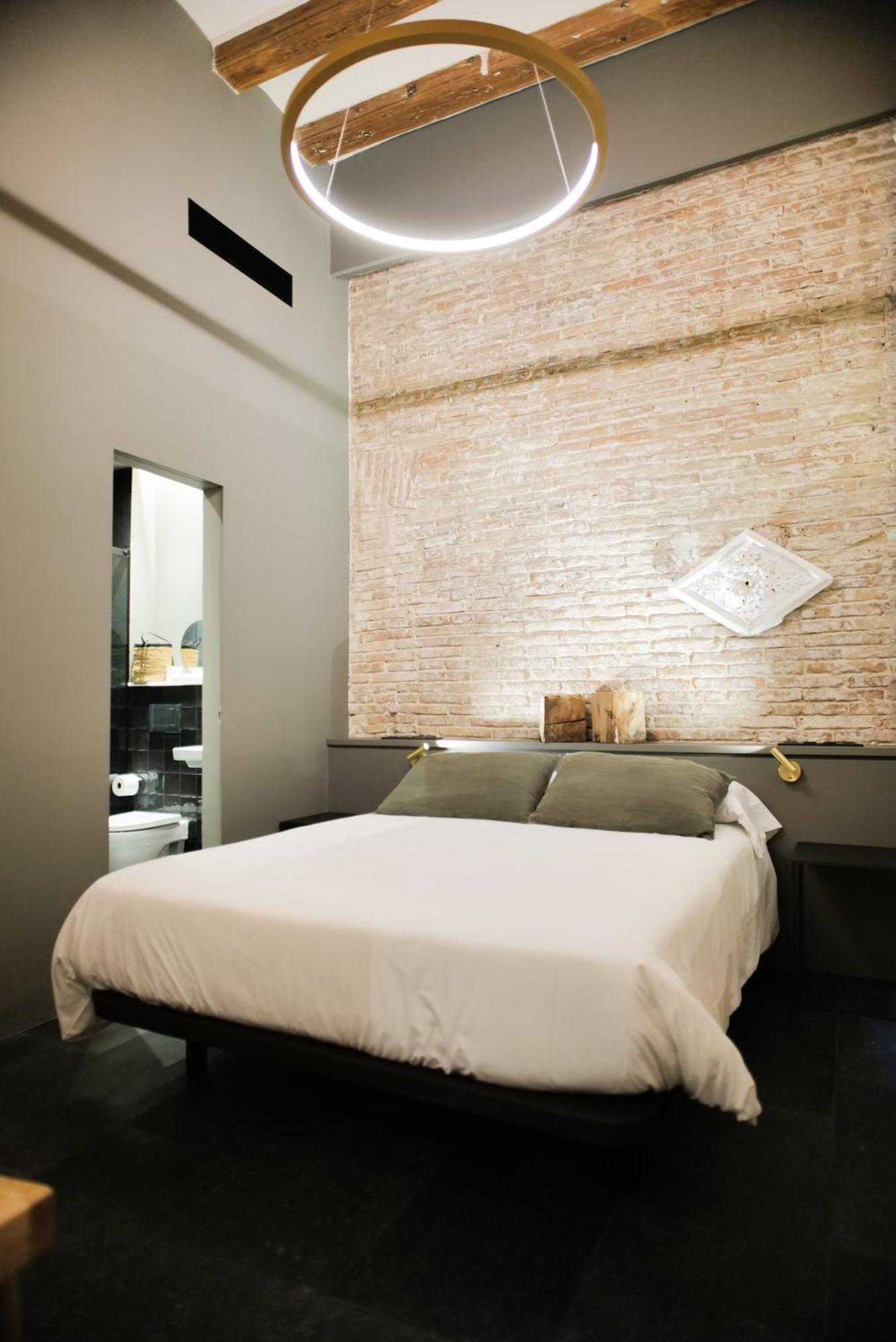 ברצלונה Hostal Porxos Garden מראה חיצוני תמונה