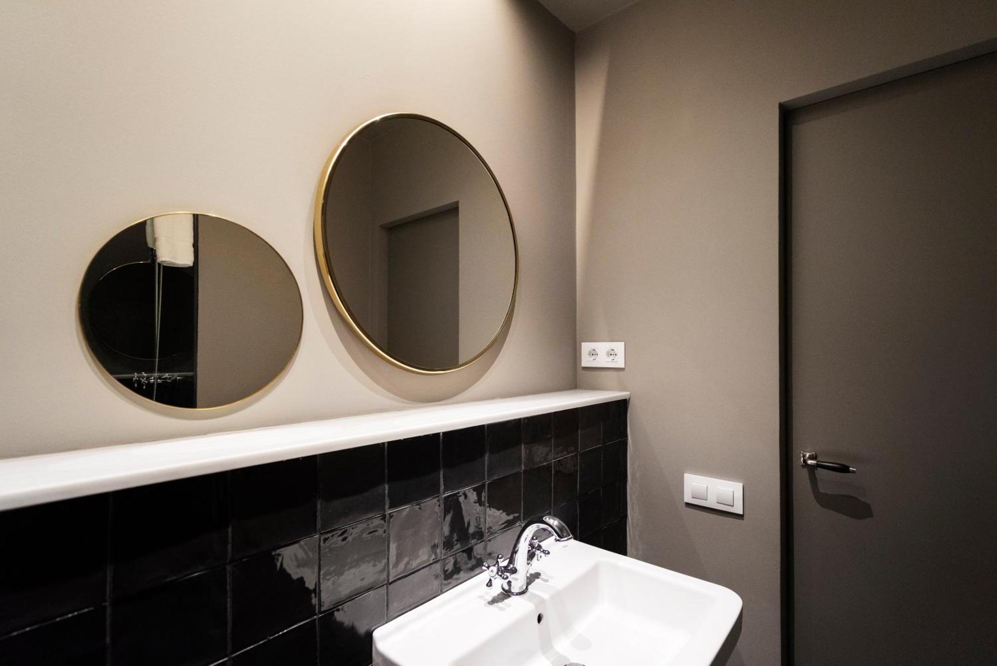 ברצלונה Hostal Porxos Garden מראה חיצוני תמונה
