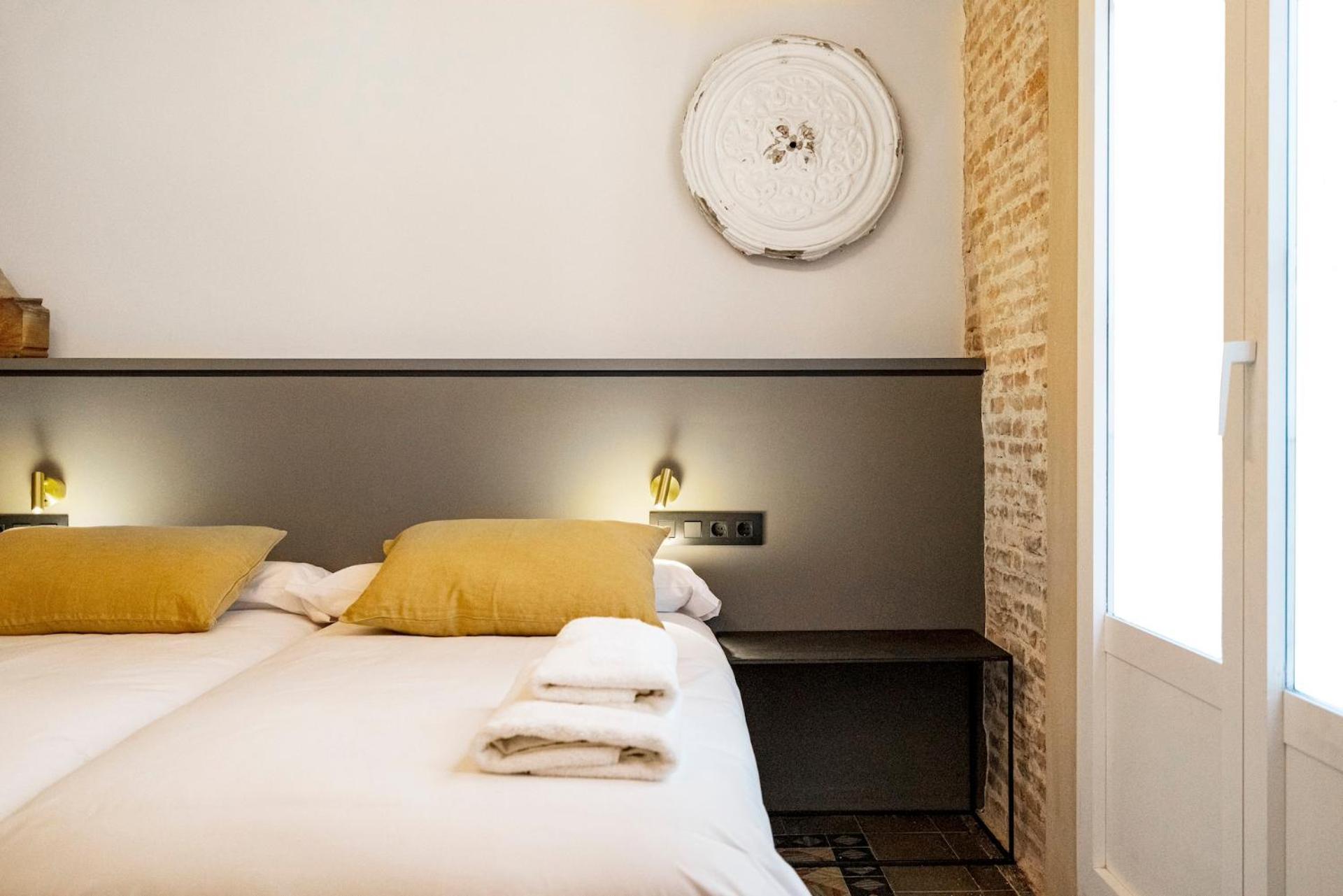ברצלונה Hostal Porxos Garden מראה חיצוני תמונה